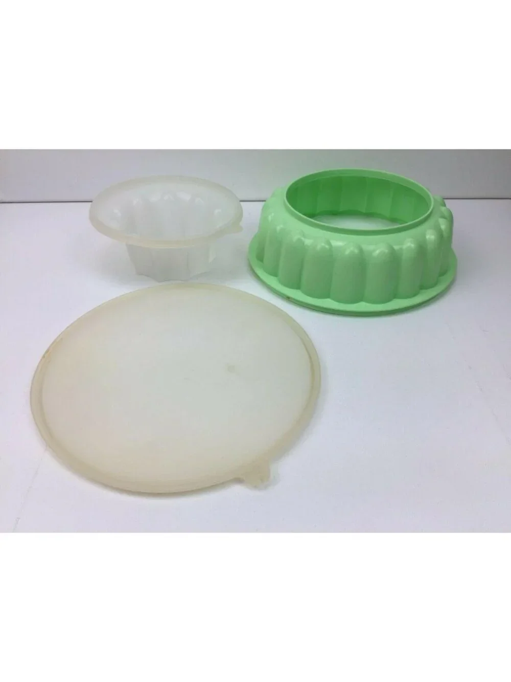 Vintage Tupperware Mint Green Jello Mold Ring 1202 Insert 1201 Lid 1203